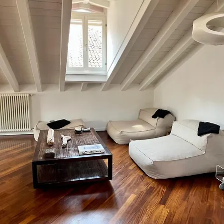 Vanessa's Art Rooftop Apartman Como