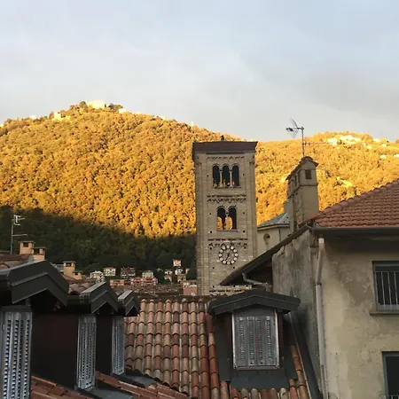 Vanessa's Art Rooftop Apartman