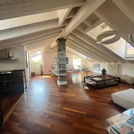 Lägenhet Vanessa's Art Rooftop *