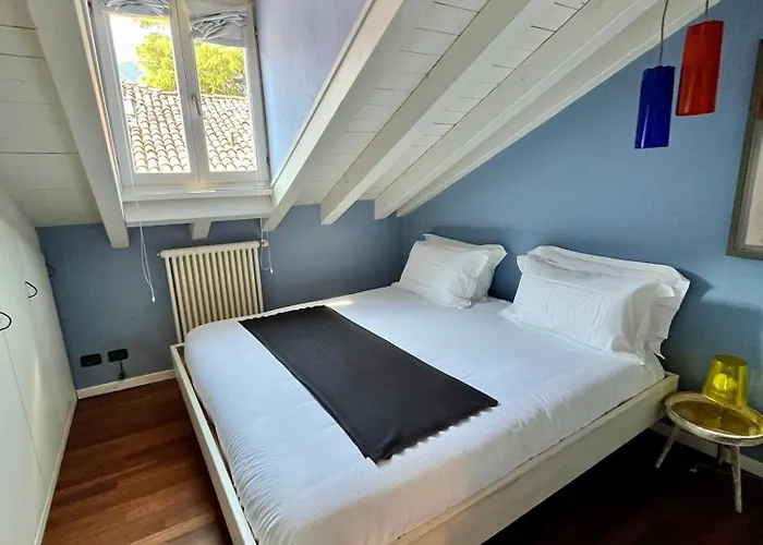 Vanessa's Art Rooftop Daire Como