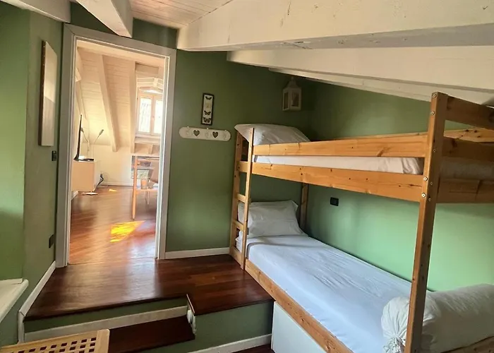 Vanessa's Art Rooftop Como