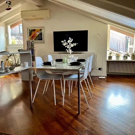 Vanessa's Art Rooftop Appartement